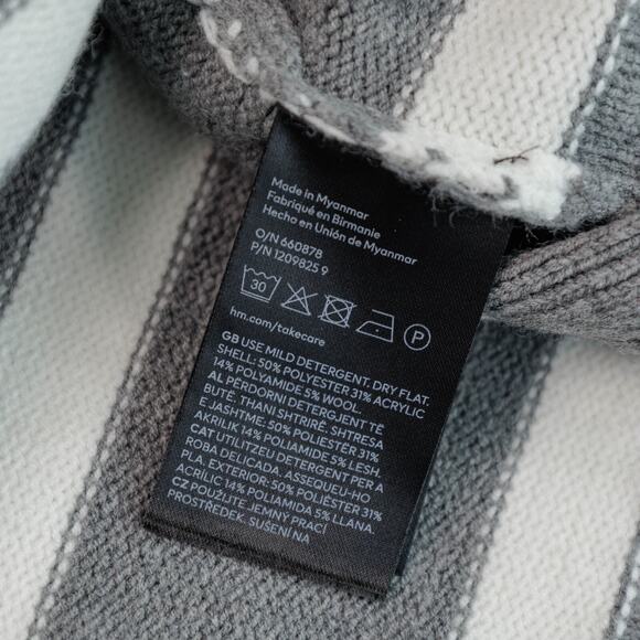 H&M Loose Fit Heather Gray Ivory Striped Crewneck Sweater Womens Size L - Picture 9 of 10